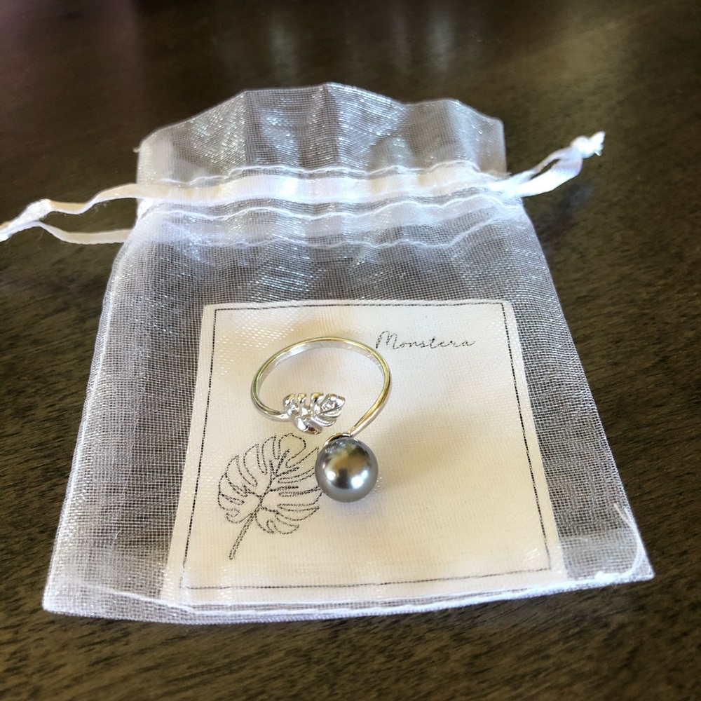 Monstera Leaf Ring - image 1